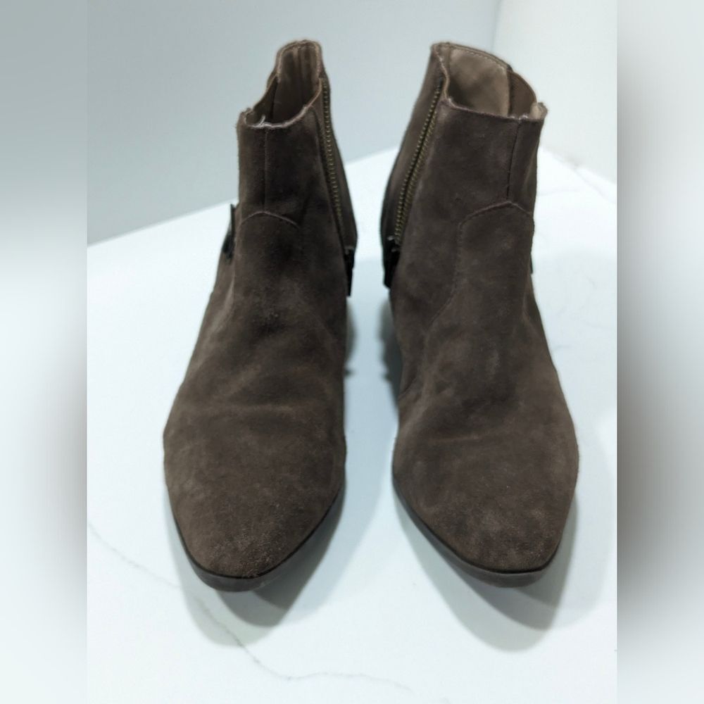 Adam Tucker Trixie brown Suede leather faux zipper cowboy ankle Bootie Size 9.5 - Picture 3 of 14
